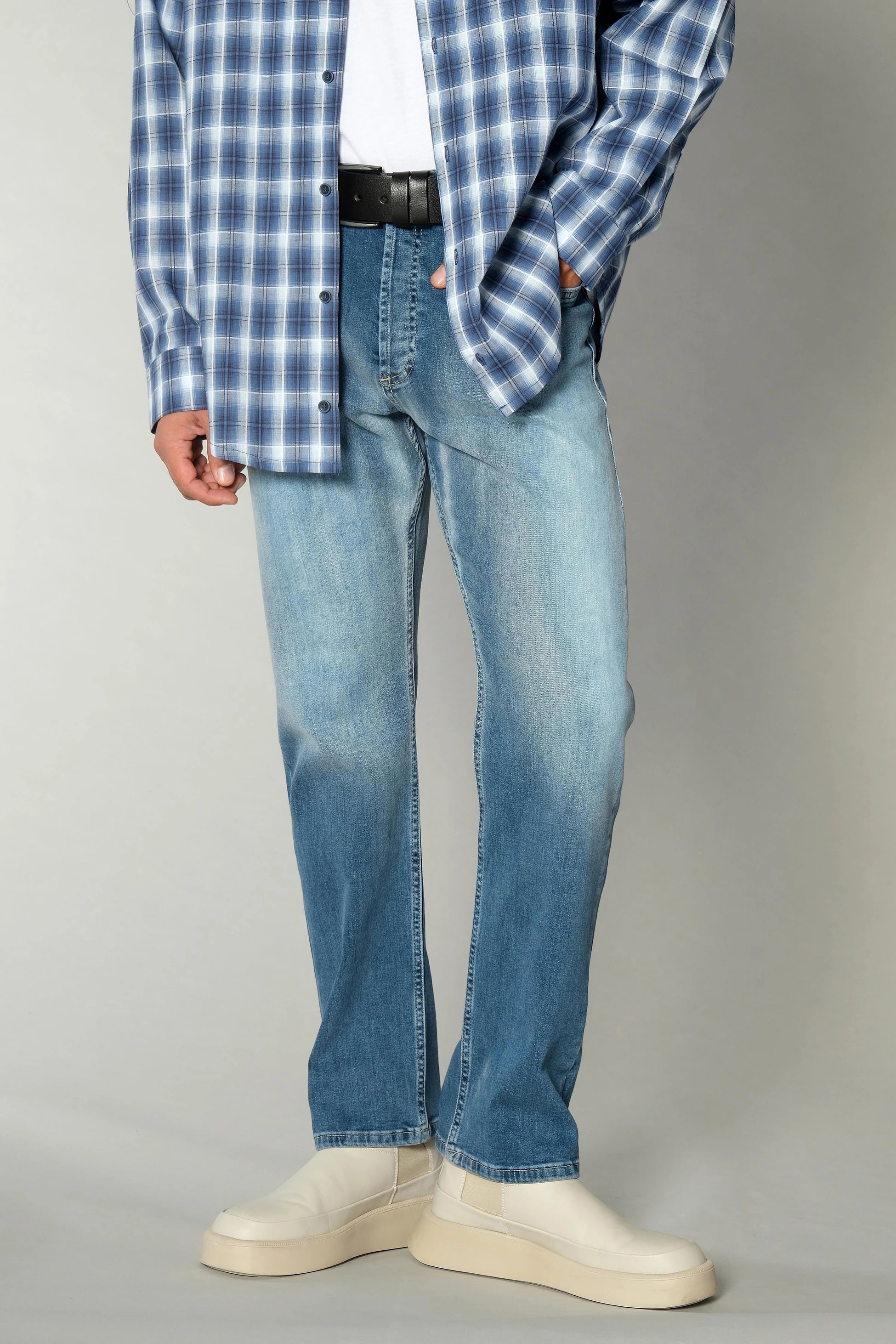 Açık Mavi Yıkamalı Denim Pantolon